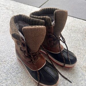 Womans Brown and Black Winter Boots